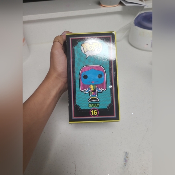 Sally Funko pop - Picture 4 of 6